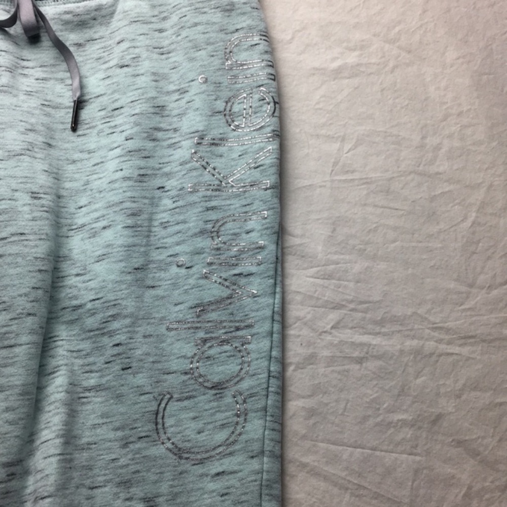 Calvin Klein Capri Sweatpants - Picture 4 of 7